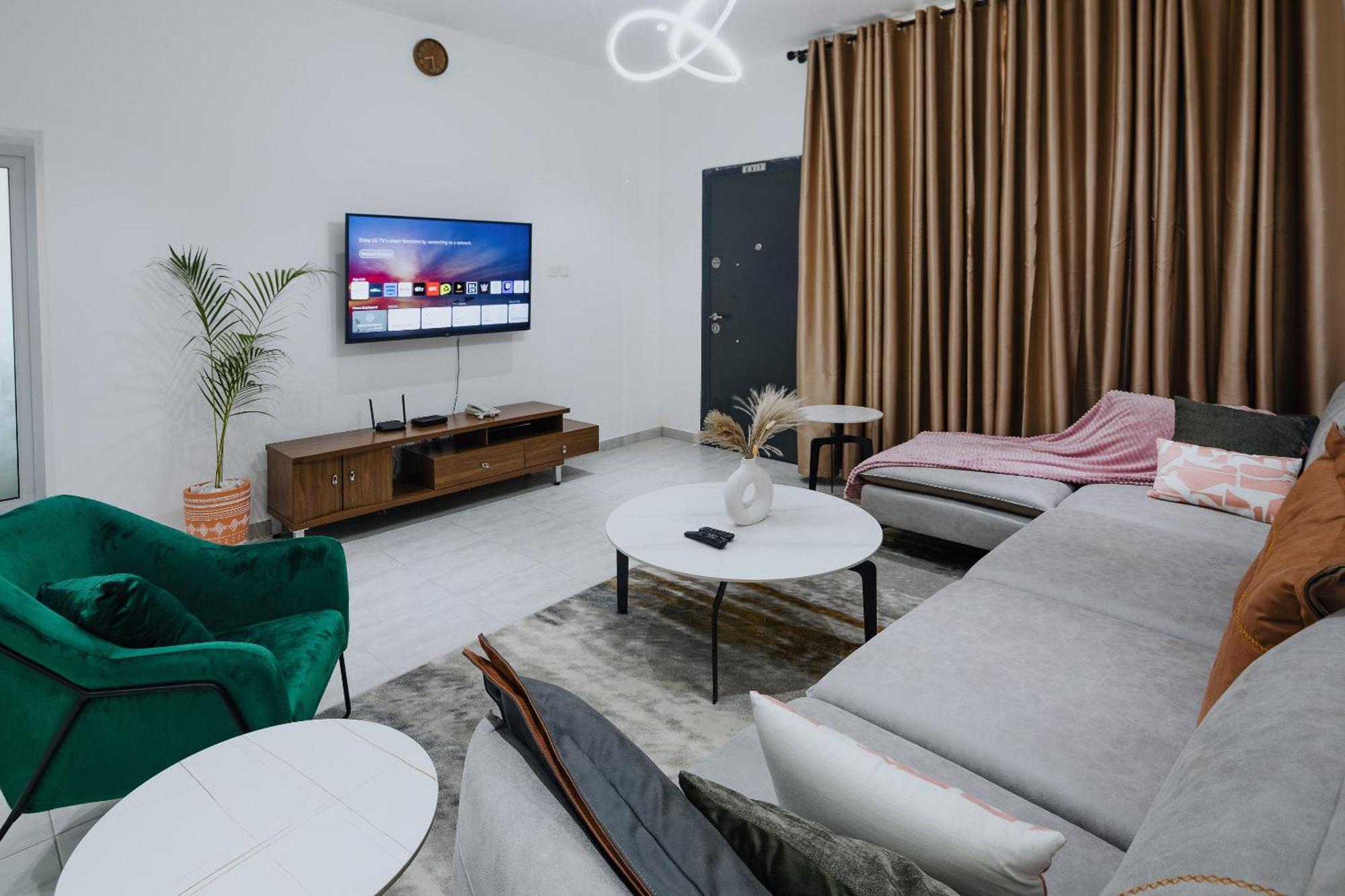 The Avery Apartments At Odomaa Place B, East Airport Accra Bagian luar foto