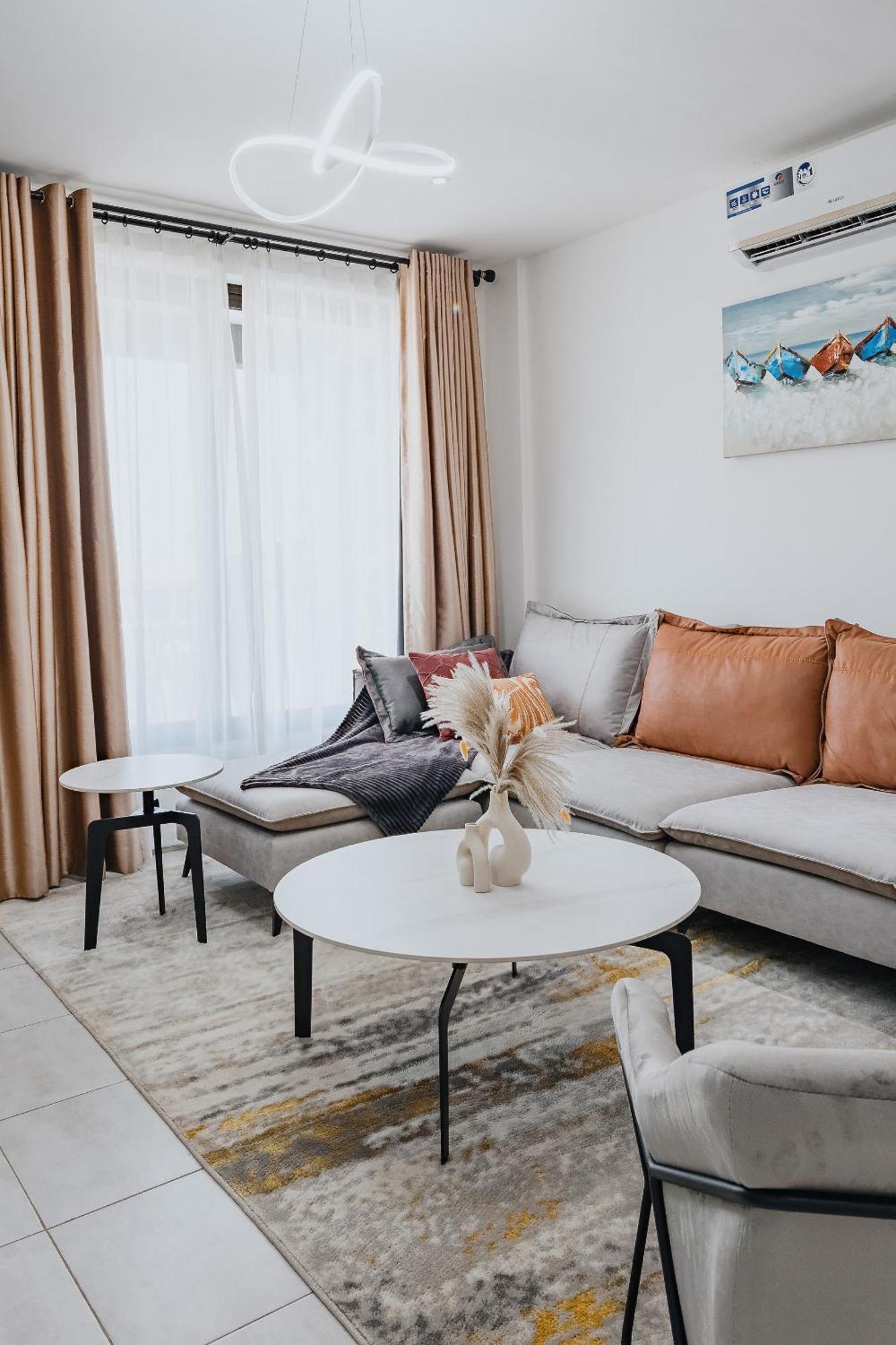 The Avery Apartments At Odomaa Place B, East Airport Accra Bagian luar foto
